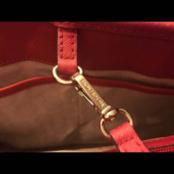 Sold - Picture 3 of 4